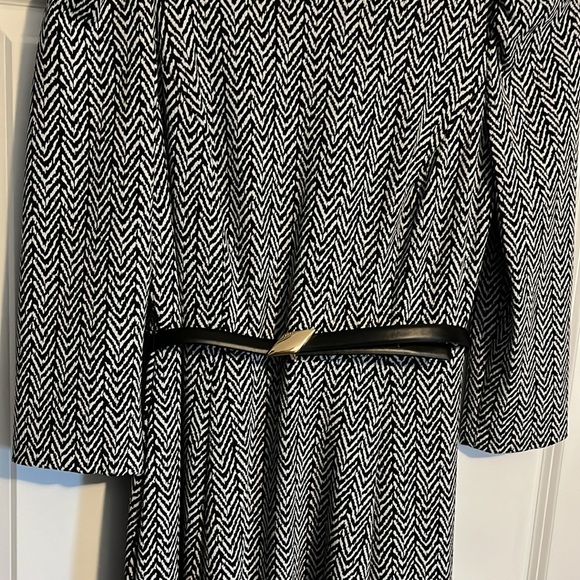 Calvin Klein NWOT longsleeves midi black and white dress. Women’s size 4 - Picture 3 of 6